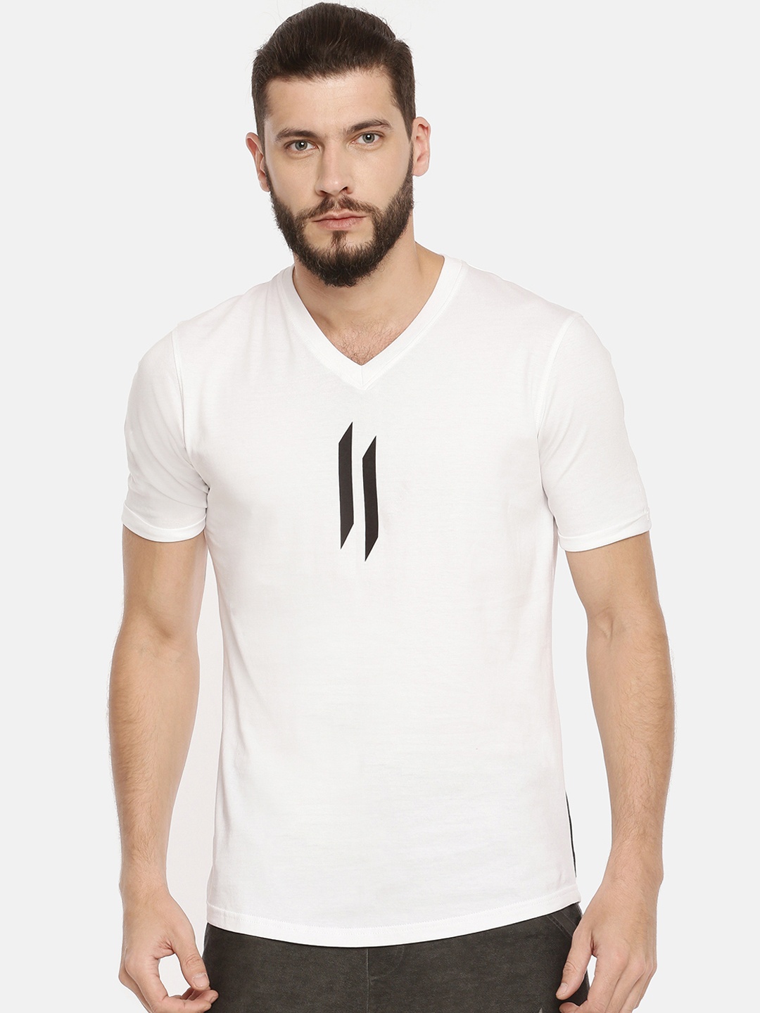 

ATTIITUDE Men White Printed V-Neck Slim Fit Pure Cotton T-shirt
