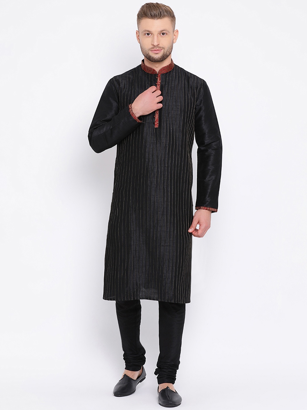 

Sanwara Men Black Solid Kurta with Churidar