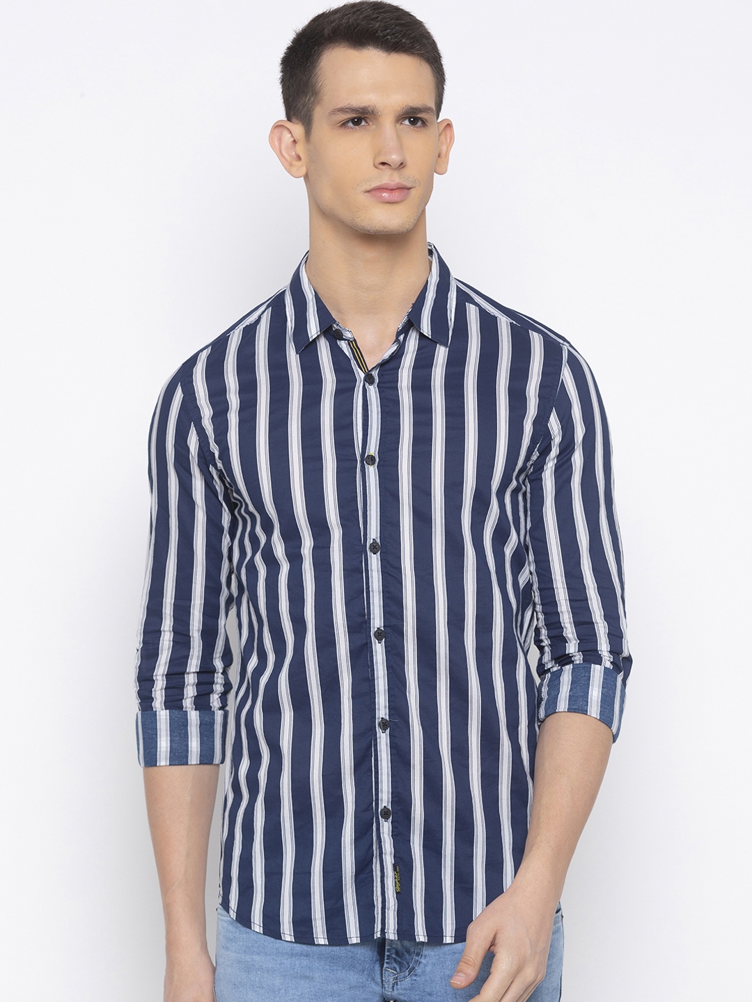 

SPYKAR Men Navy Blue & White Slim Fit Striped Casual Shirt