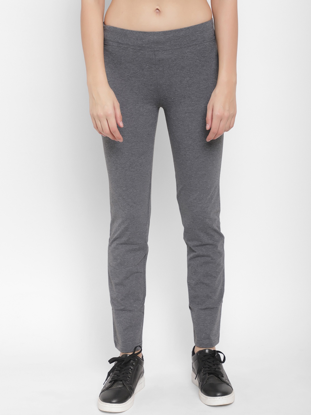 

Floret Women Charcoal Grey Solid Slim-Fit Track Pants