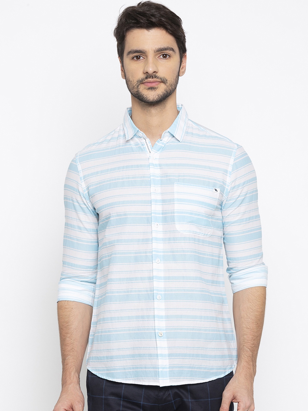 

SPYKAR Men Blue & White Slim Fit Striped Casual Shirt