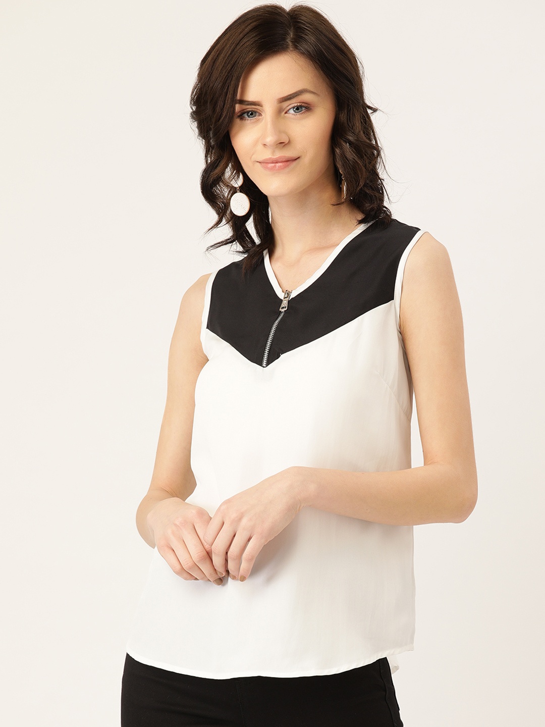 

Rute Women White & Black Colourblocked Top