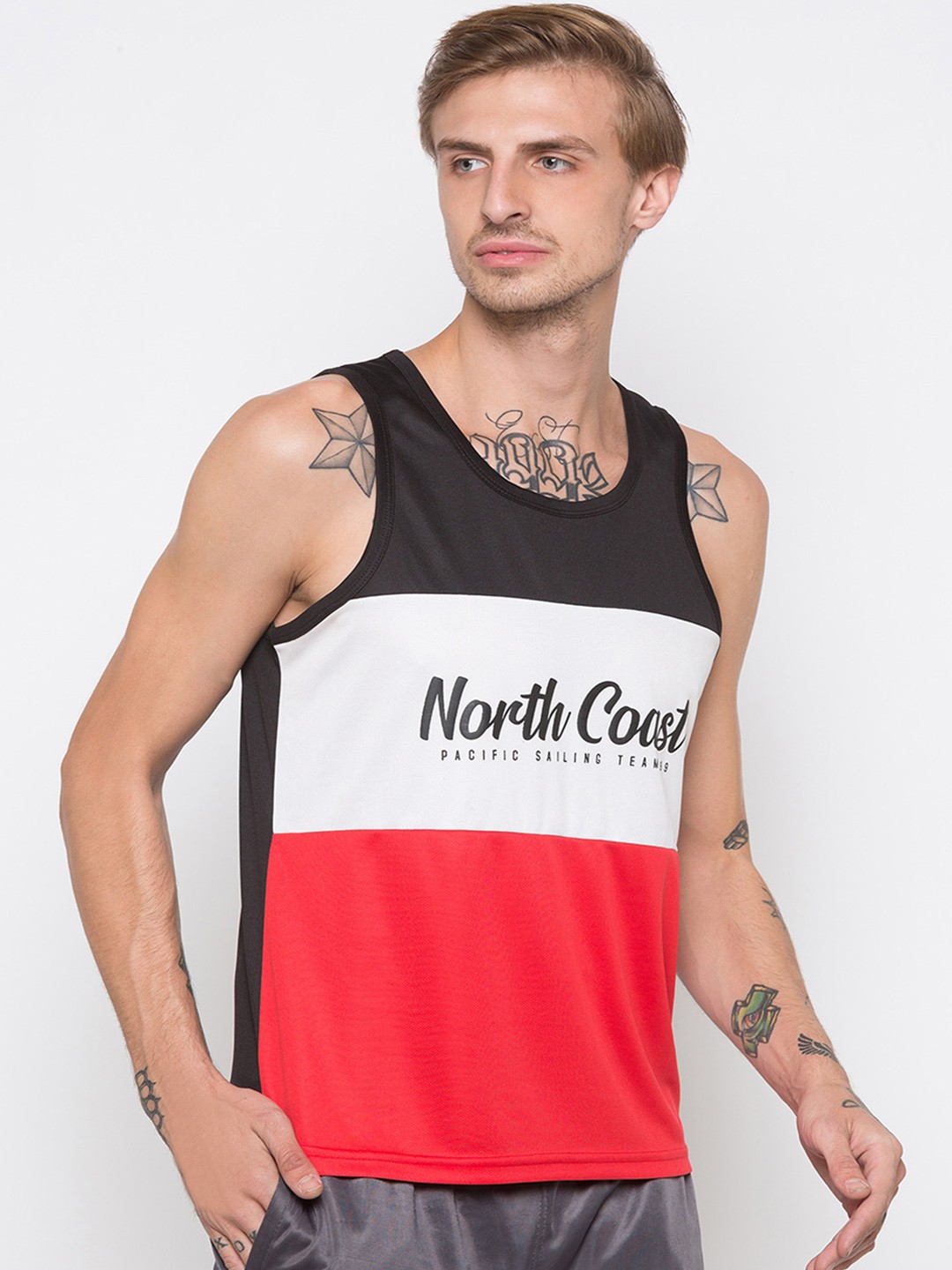 

Globus Men Black & White Colourblocked Round Neck T-shirt