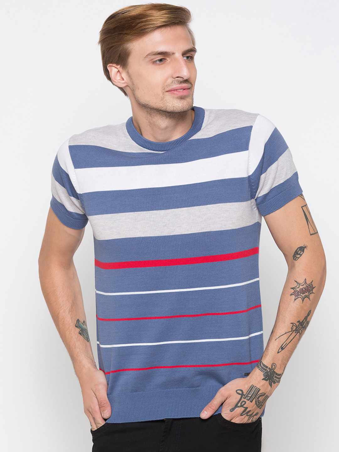 

Globus Men Blue & White Striped Round Neck T-shirt