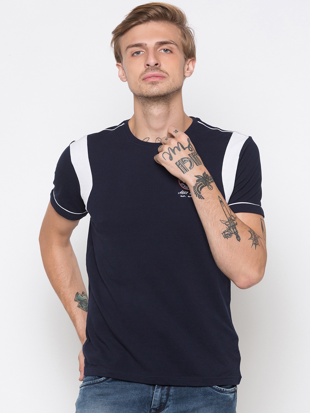 

Globus Men Navy Blue Colourblocked Round Neck T-shirt