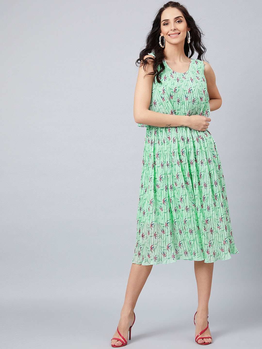 

Athena Women Green Floral Printed Fit and Flare Dress