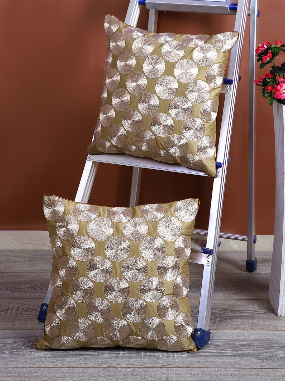 

eyda Gold-Toned Set of 2 Self Design Square Cushion Covers