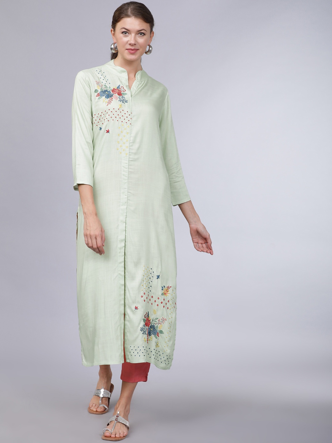 

Vishudh Women Green Embroidered Straight Kurta
