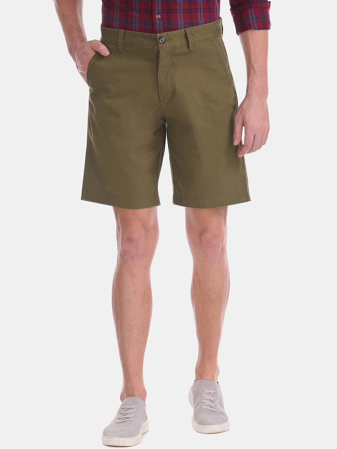 

Aeropostale Men Olive Green Solid Regular Fit Regular Shorts