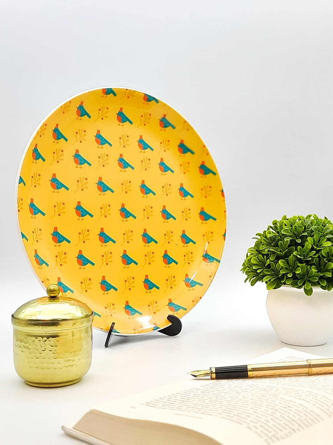 

KOLOROBIA Yellow & Green Birds Printed Plate Decor