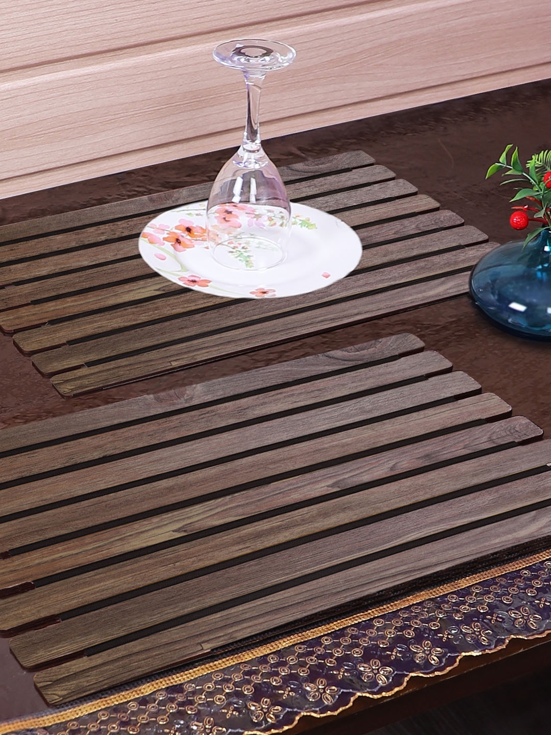 

eyda Set Of 6 Brown Solid Wooden Foldable Table Placemats