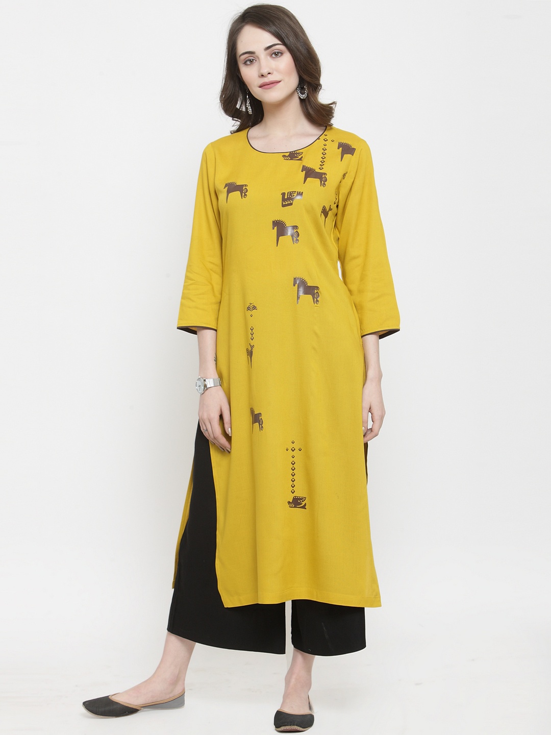 

Varanga Women Yellow Printed Straight Kurta