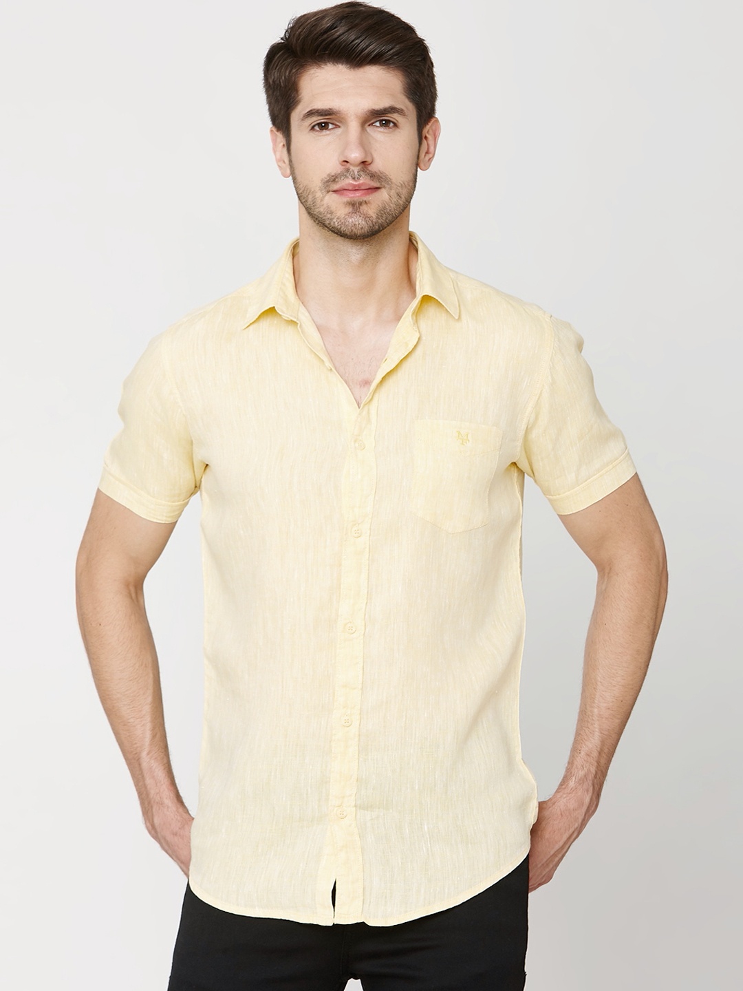 

Mufti Men Yellow Slim Fit Solid Casual Shirt