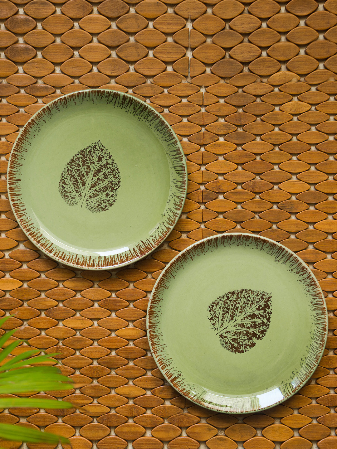 

ExclusiveLane Set Of 2 Green & Brown Banyan-Leaves Hand-painted Ceramic Dinner Plates