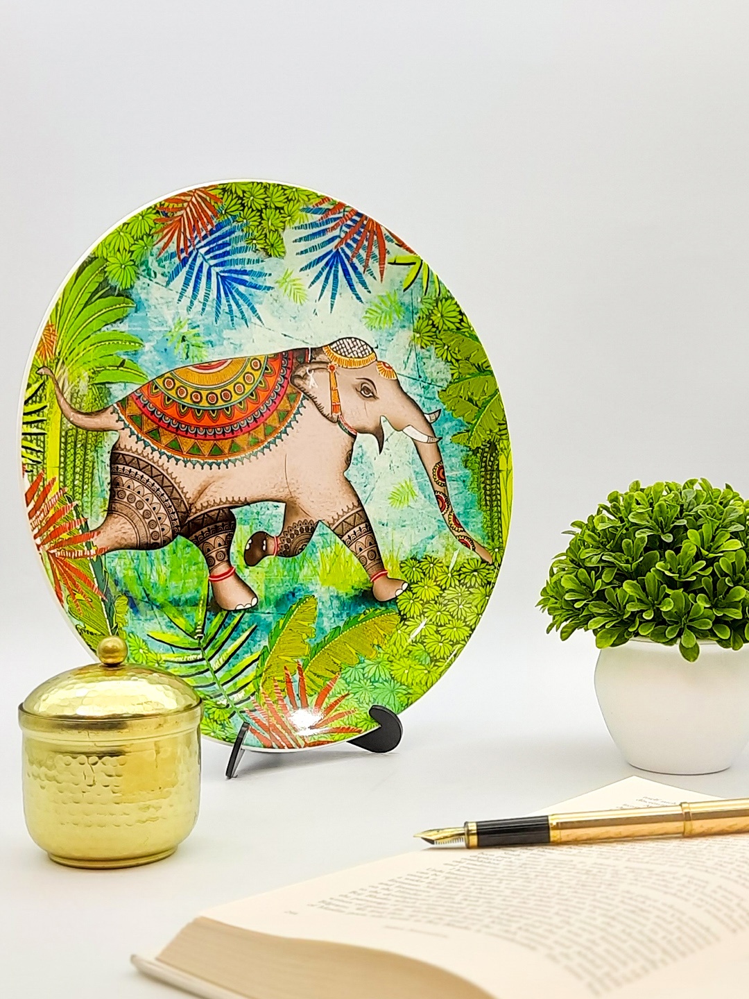

KOLOROBIA Multi-Coloured Sri Lankan Tropical Rainforest Wildlife Elephant Wall Decor
