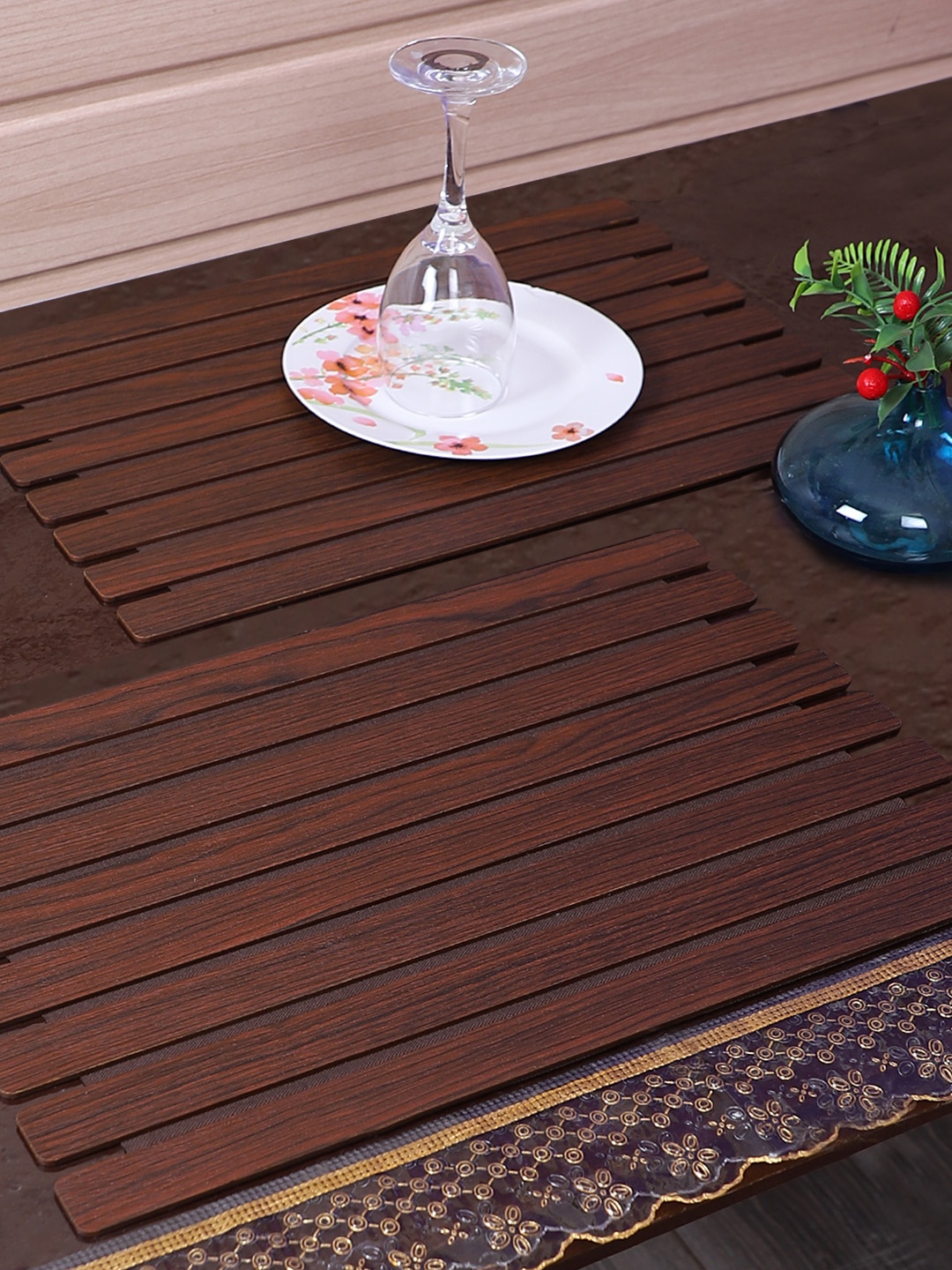 

eyda Set Of 4 Brown Solid Wooden Foldable Table Placemats