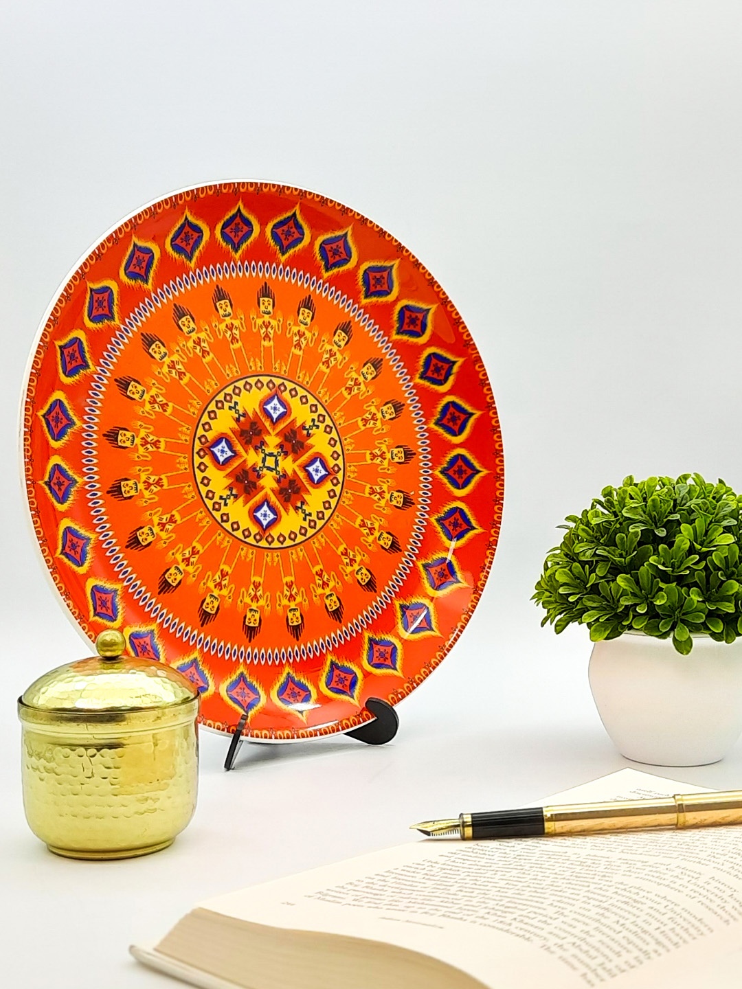 

KOLOROBIA Orange & Yellow Ikat Printed Decorative Plate