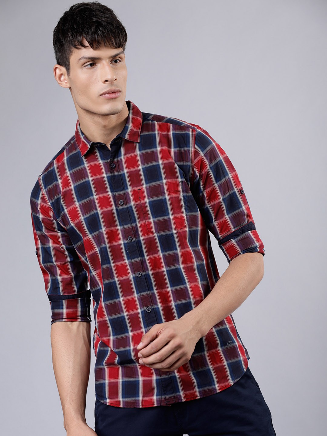 

HIGHLANDER Men Red & Navy Blue Slim Fit Checked Casual Shirt