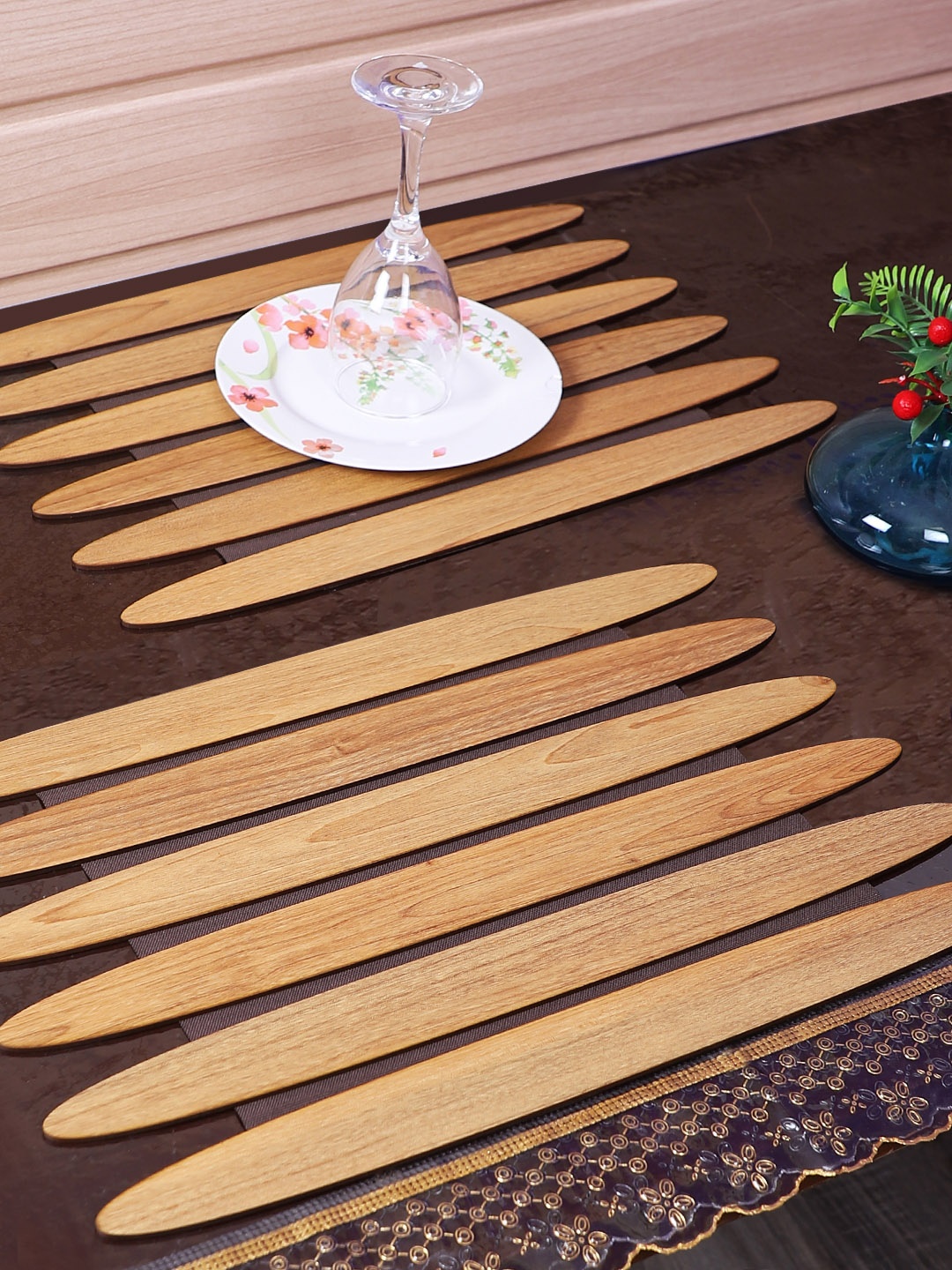 

eyda Set Of 4 Brown Solid Wooden Foldable Table Placemat