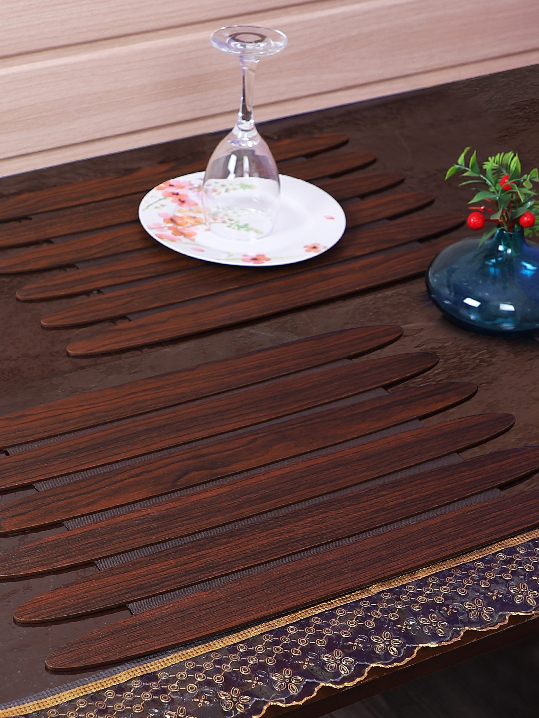 

eyda Set Of 4 Brown Solid Wooden Foldable Table Placemats