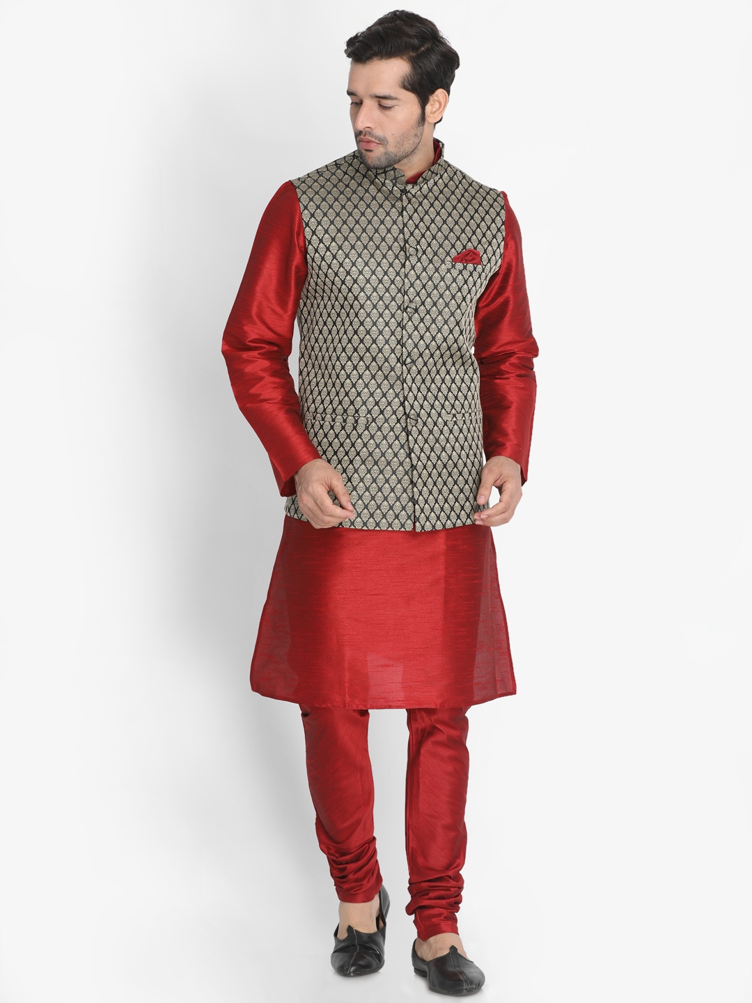 

VASTRAMAY Men Maroon & Black Self Design Kurta with Churidar & Nehru Jacket