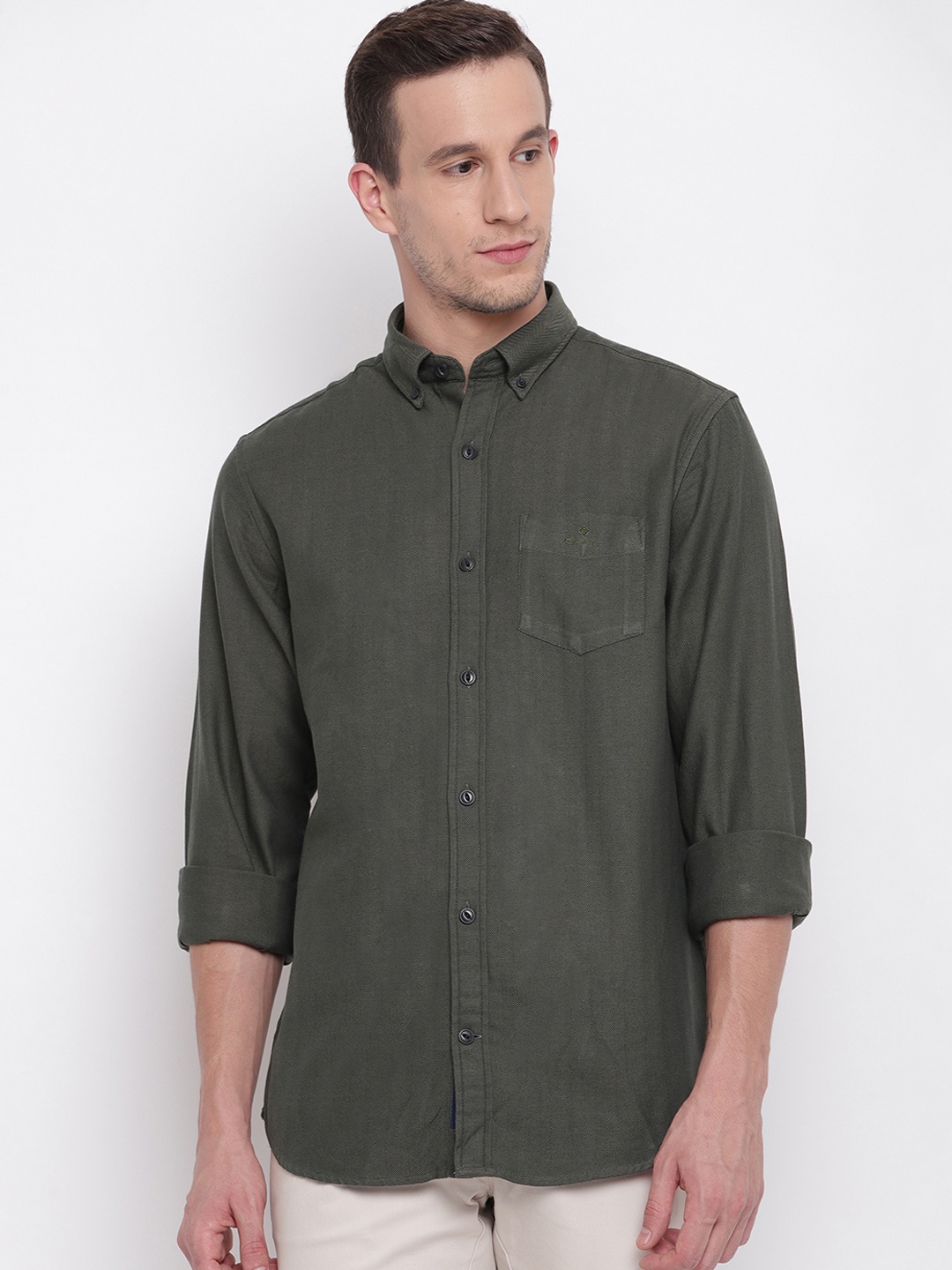 

GANT Men Olive Green Regular Fit Solid Casual Shirt