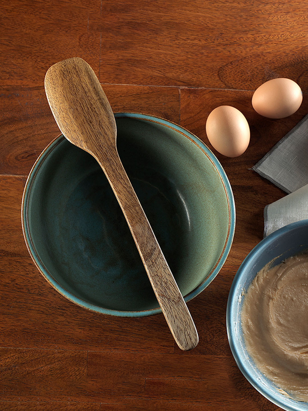

ellementry Brown Solid Lifter Natural Mango Wood Spatula