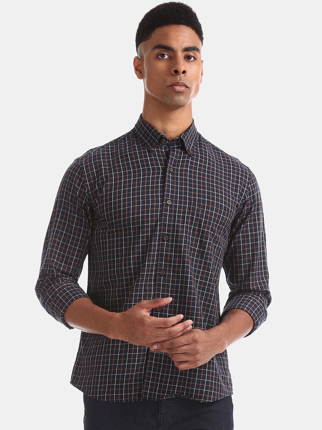 

Arrow Sport Men Navy Blue & Off-White Regular Fit Checked Casual Shirt