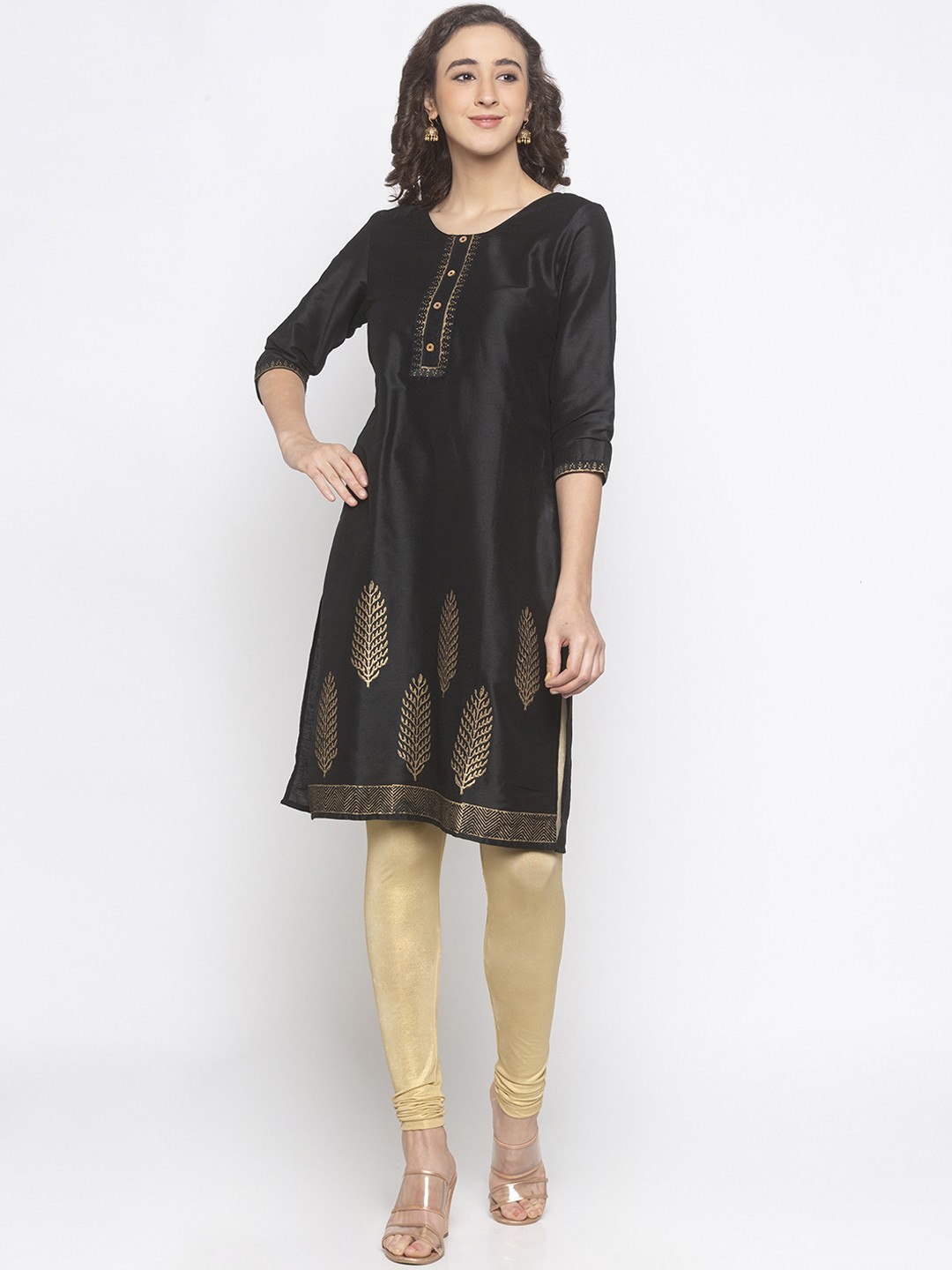 

Globus Women Black & Gold Floral Print Straight Kurta