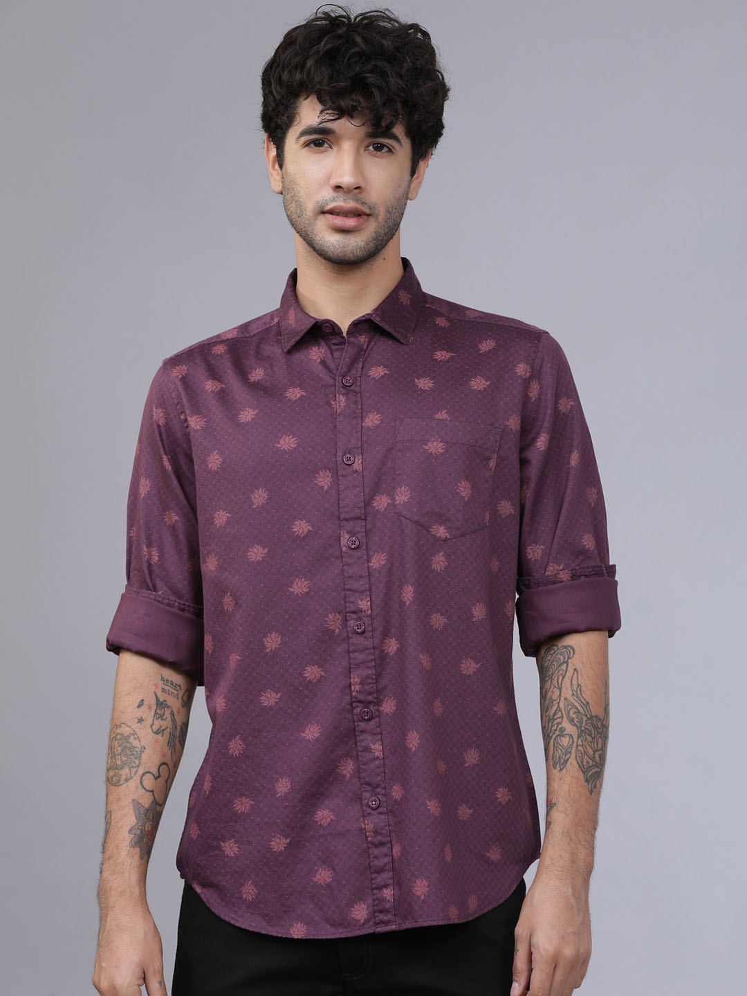 

HIGHLANDER Men Purple & Pink Slim Fit Printed Casual Shirt