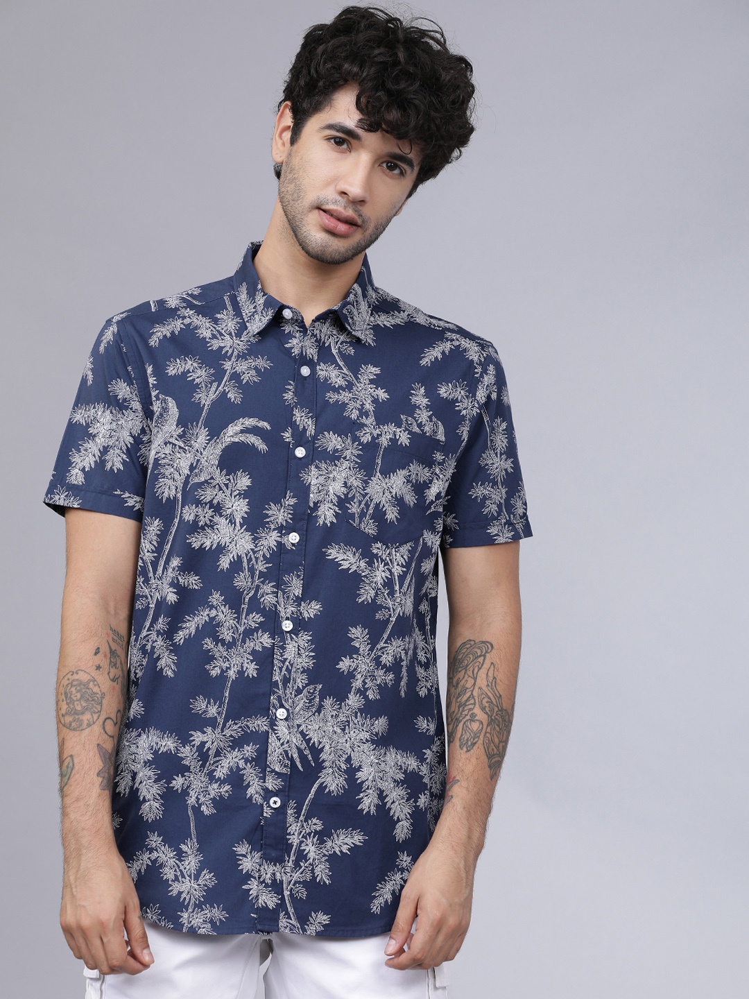

HIGHLANDER Men Navy Blue & White Slim Fit Floral Printed Casual Shirt