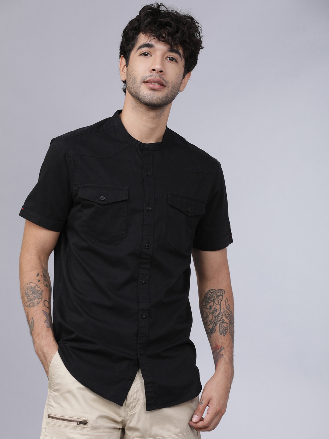 

HIGHLANDER Men Black Slim Fit Solid Casual Shirt