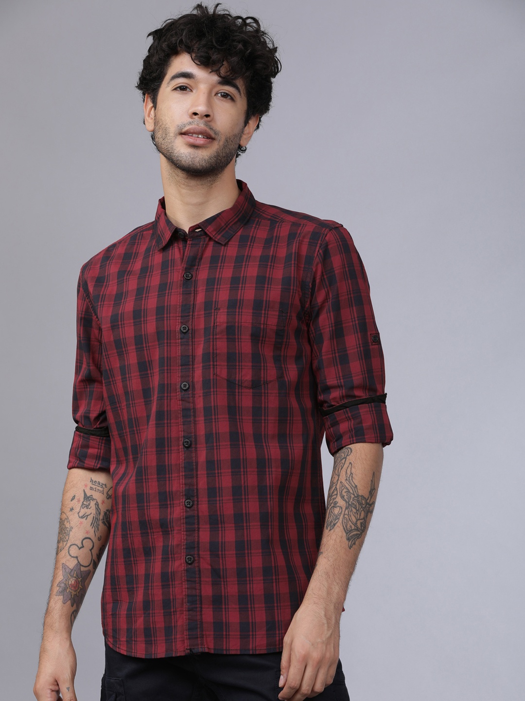 

HIGHLANDER Men Navy Blue & Red Slim Fit Checked Casual Shirt