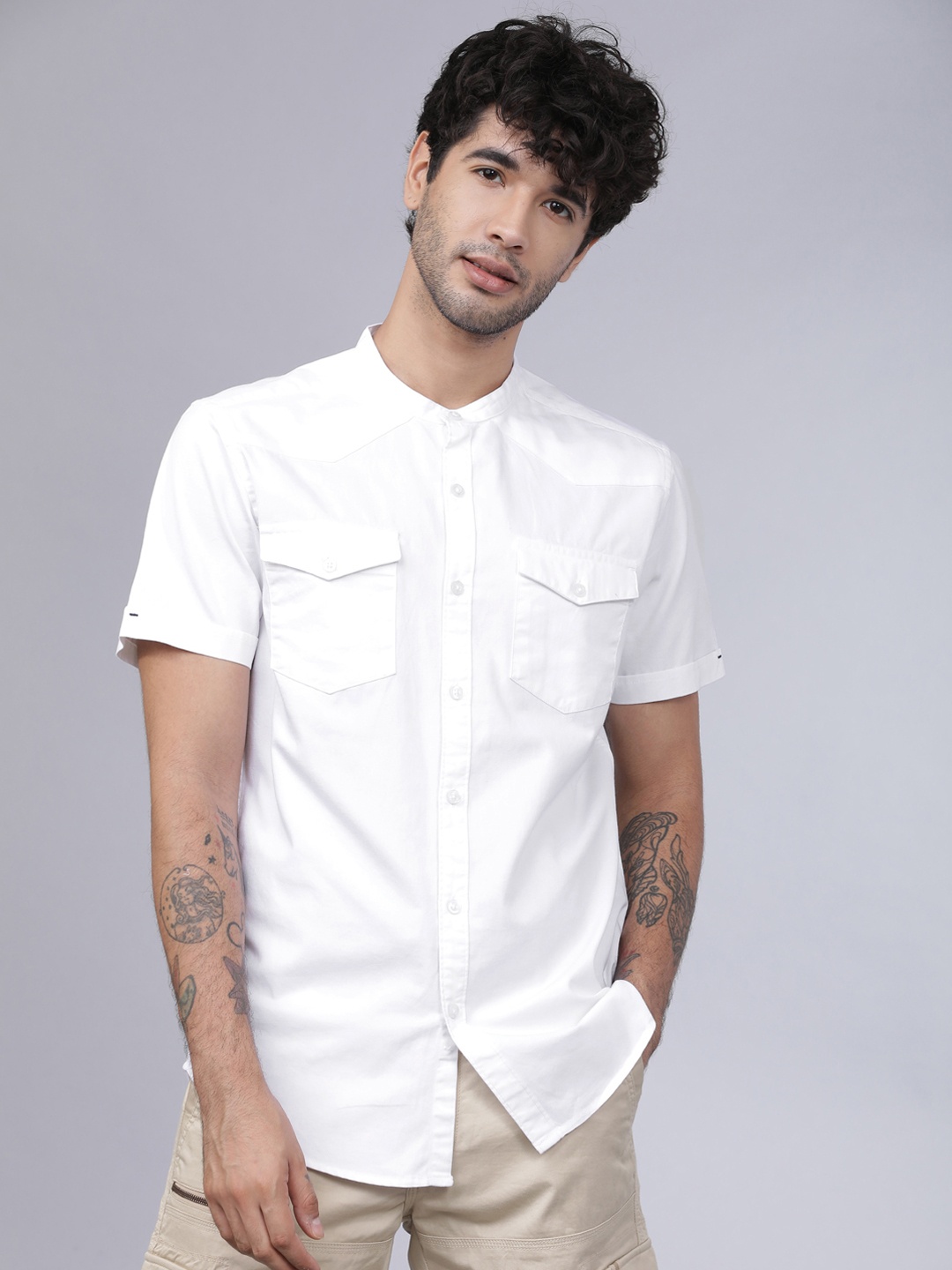 

HIGHLANDER Men White Slim Fit Solid Casual Shirt
