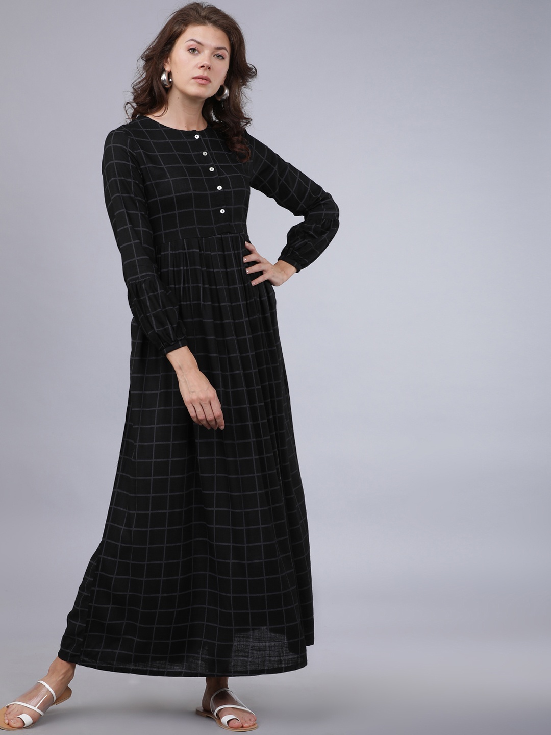 

Vishudh Women Black & Grey Checked Maxi Dress