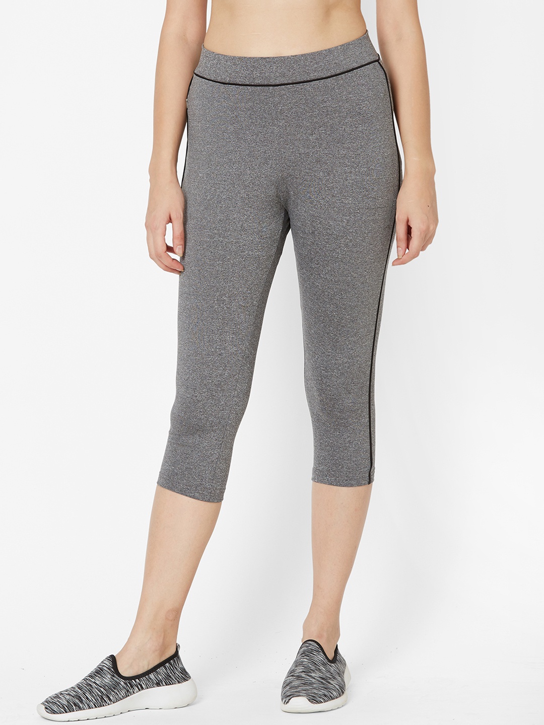 

Sweet Dreams Women Grey Melange & Black Solid 3/4th Tights