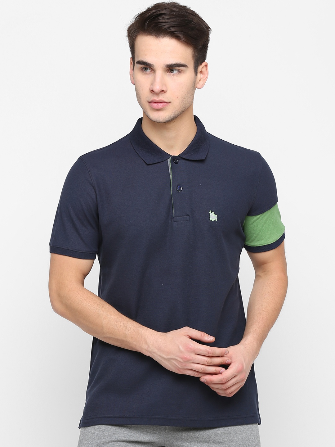 

BULLMER Men Navy Blue Solid Polo Collar T-shirt