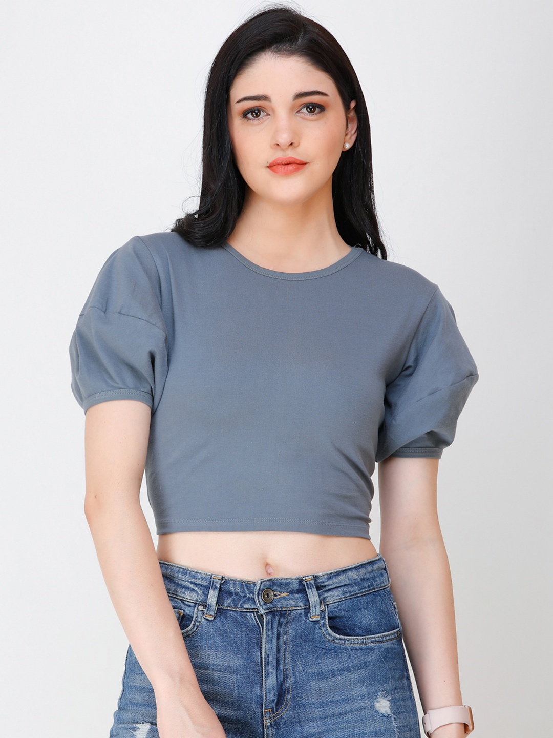 

SCORPIUS Women Grey Solid Crop Top
