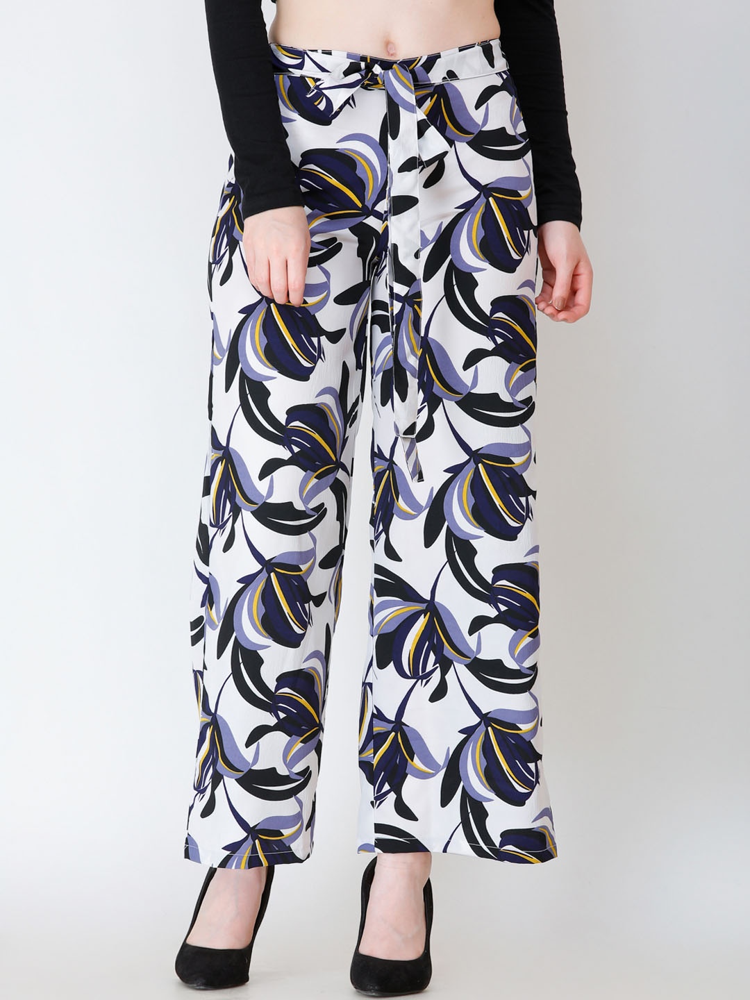 

SCORPIUS Women White & Navy Blue Floral Printed Flared Palazzos