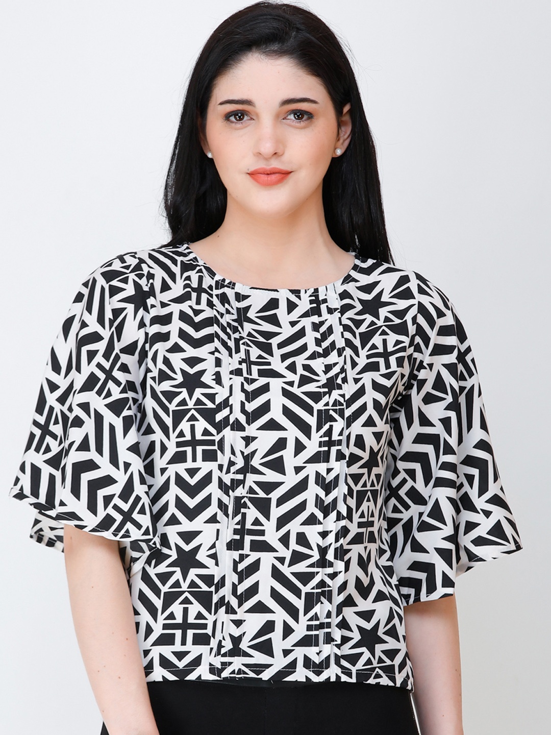 SCORPIUS Women White & Black Printed Top
