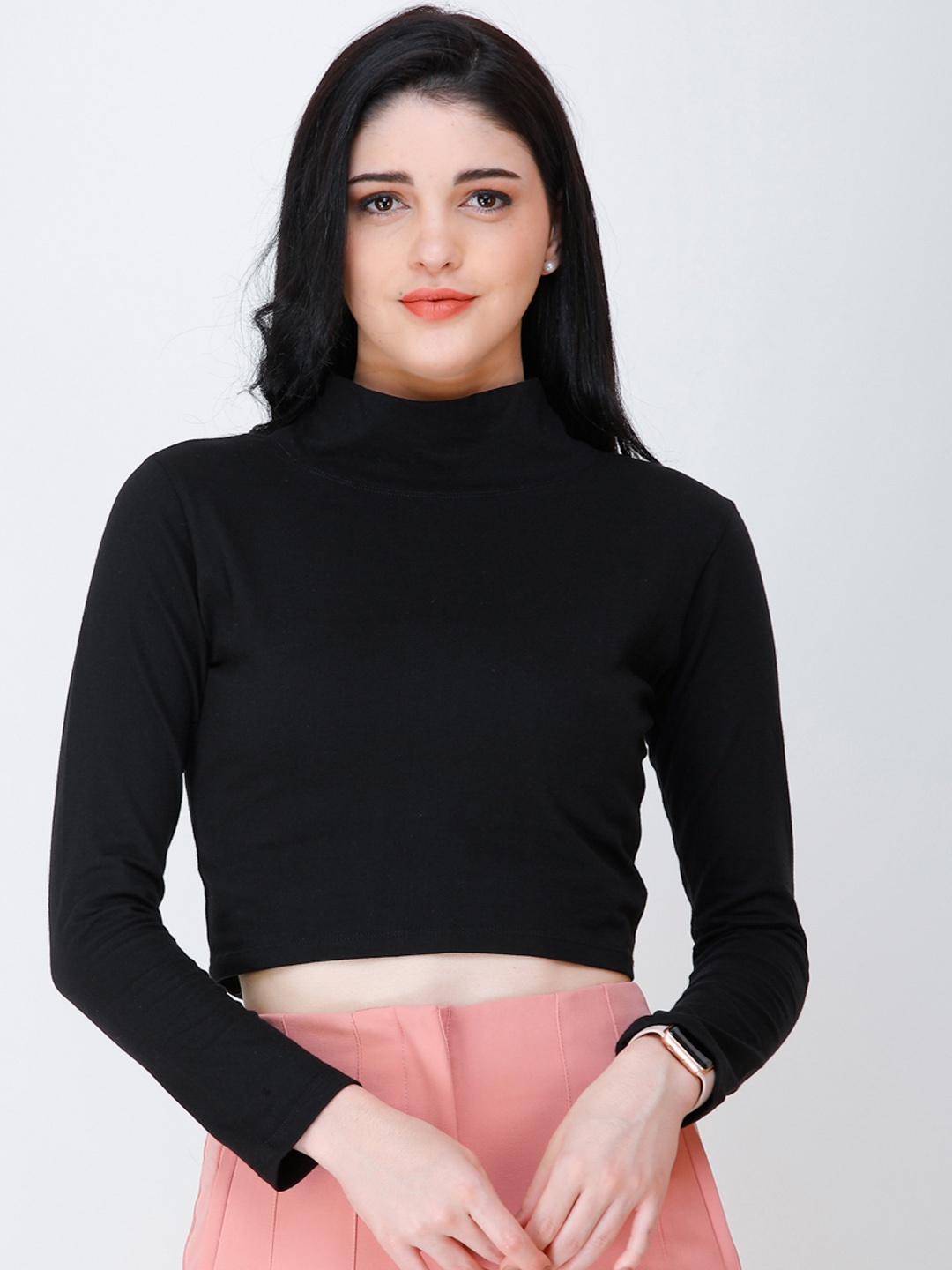 

SCORPIUS Women Black Solid Crop Top