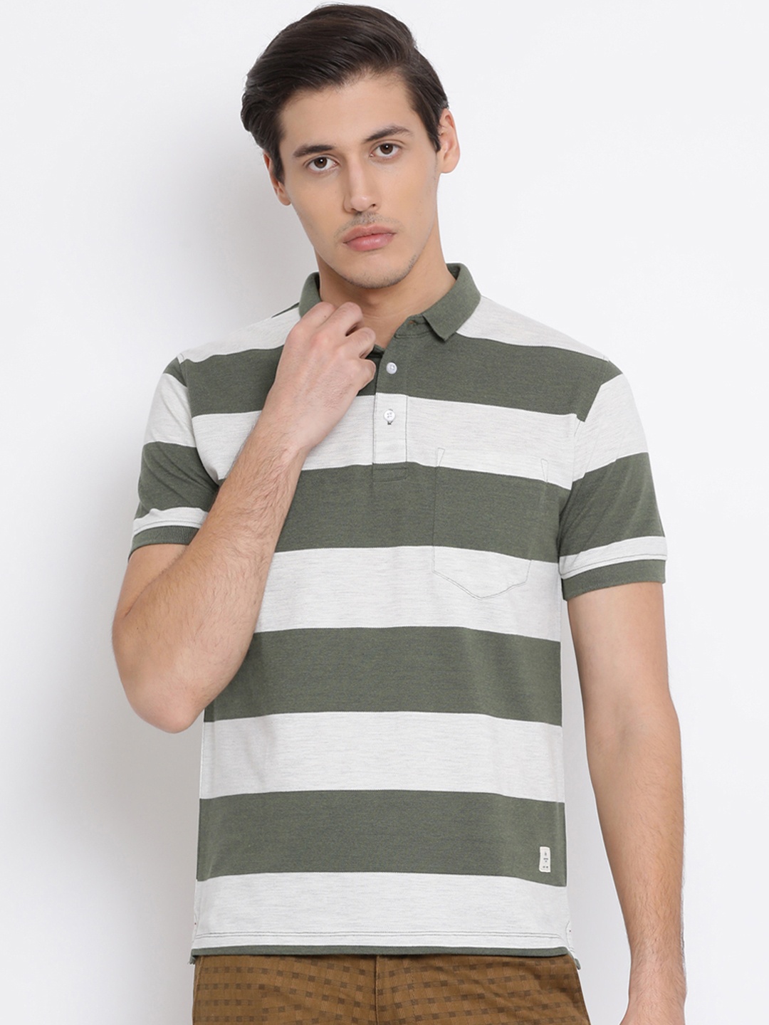 

Crimsoune Club Men White 7 Olive Green Colourblocked Polo Collar T-shirt