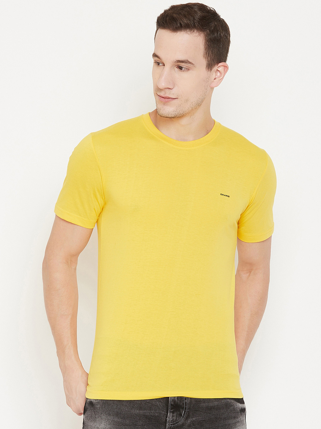 

Okane Men Yellow Solid Round Neck T-shirt