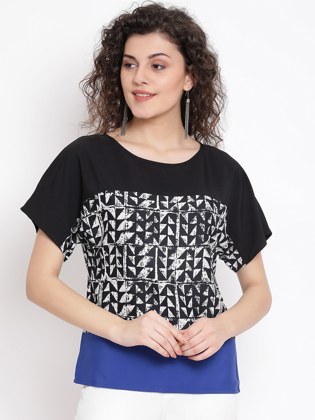 

Oxolloxo Women Black & Off-White Printed Top