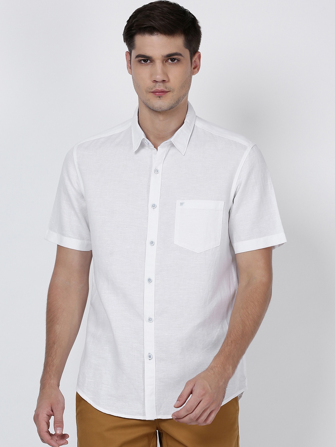 

t-base Men White Regular Fit Solid Casual Shirt