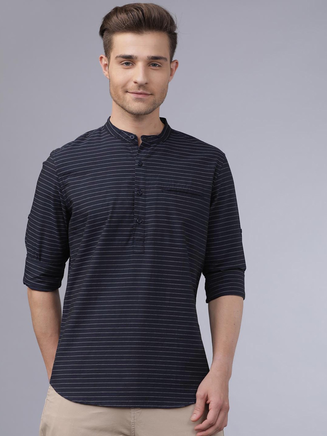 

HIGHLANDER Men Navy Blue & White Slim Fit Striped Casual Shirt