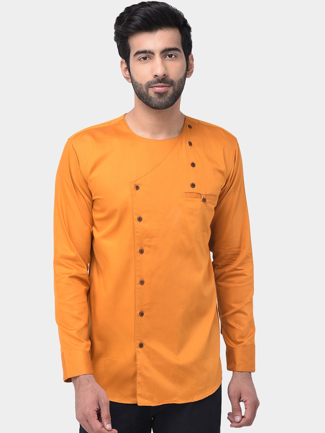 

SG LEMAN Men Orange Solid Straight Kurta