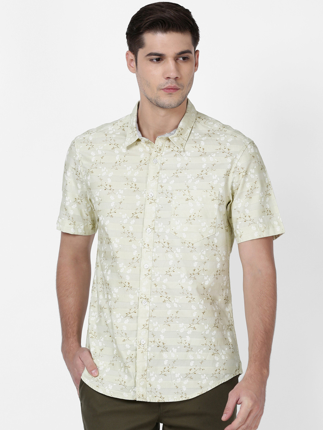 

t-base Men Yellow Regular Fit Printed Casual Shirt