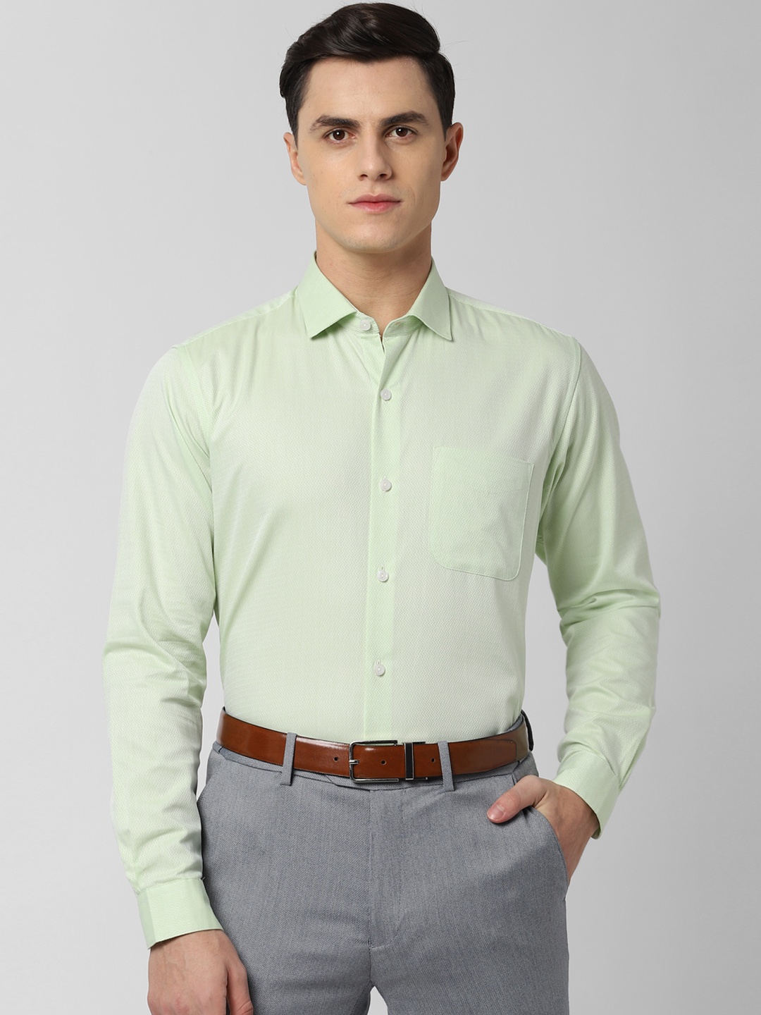 

Peter England Men Green Regular Fit Solid Formal Shirt