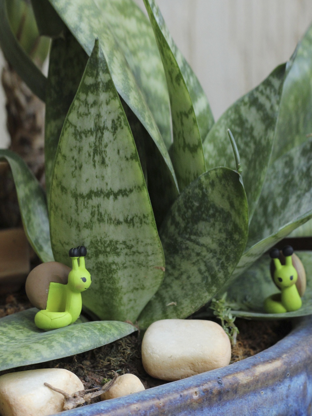 

TAYHAA Set of 10 Green & Brown Toy Snail Garden Decor Showpieces